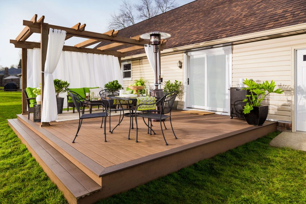 deck and patio contractors